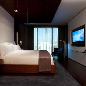One-Bedroom King Suite